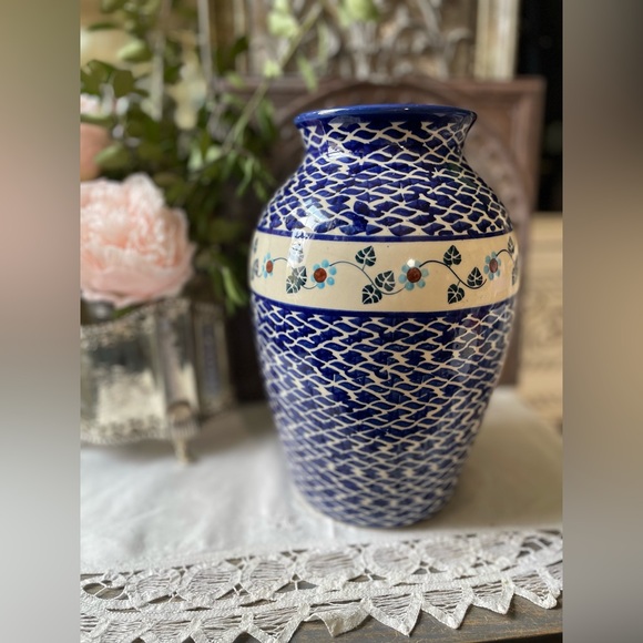 Blue white ceramic Polish pottery vase 10” flowers vines